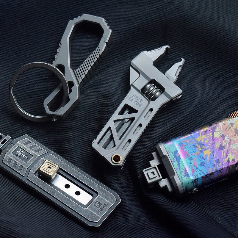 مفتاح ربط وكماشة من سبيكة التي - مراجعة Edc Carry All وسعره